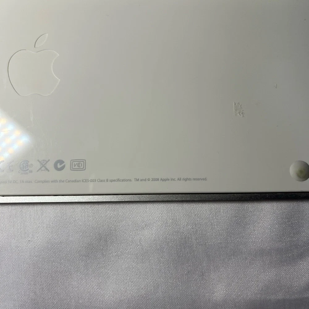 Apple‎ A1243 Wired Keyboard White Slim USB Full Size